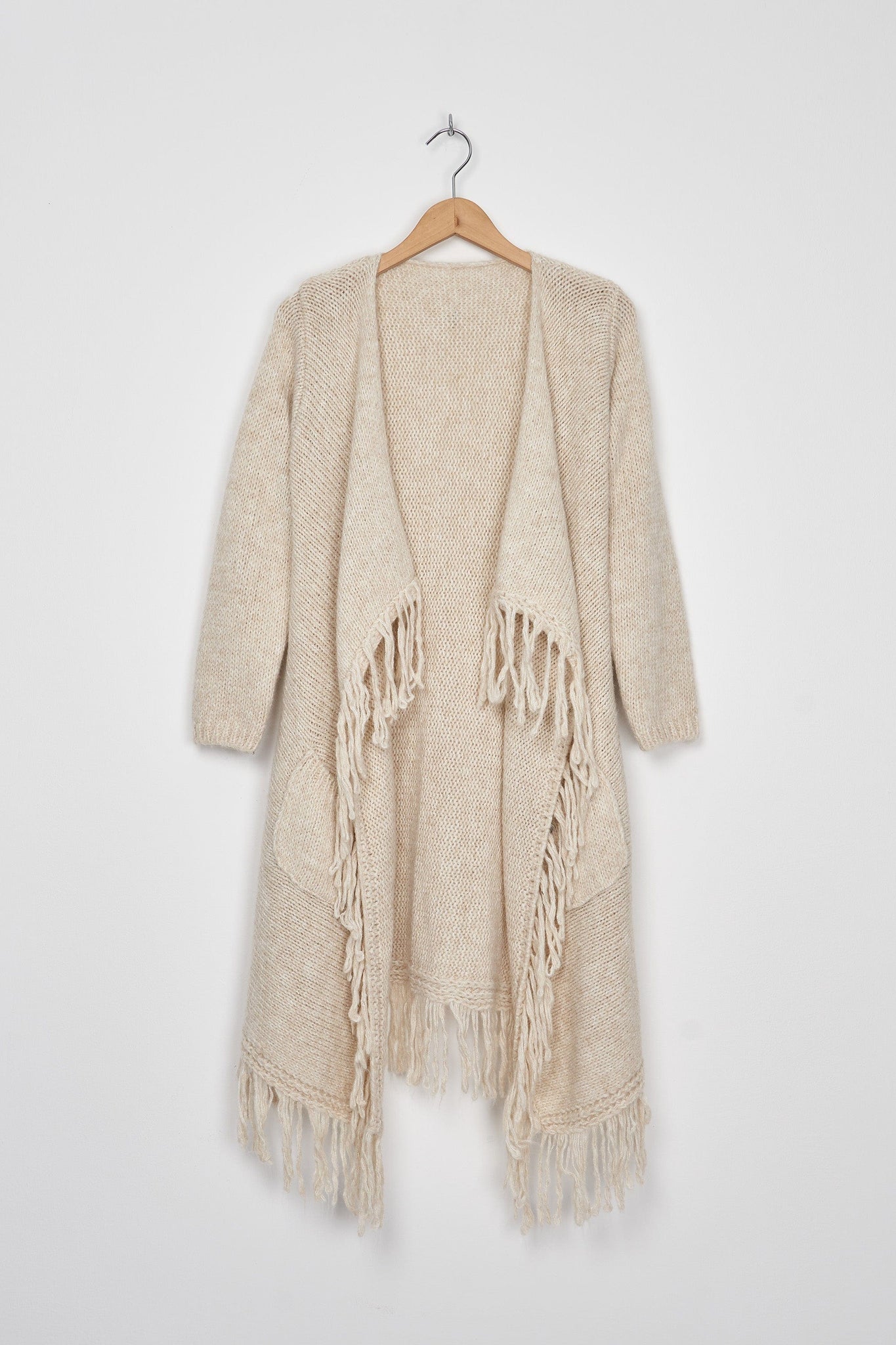 Trend Collection Asymmetrischer Strickmantel mit Fransen One Size / Beige