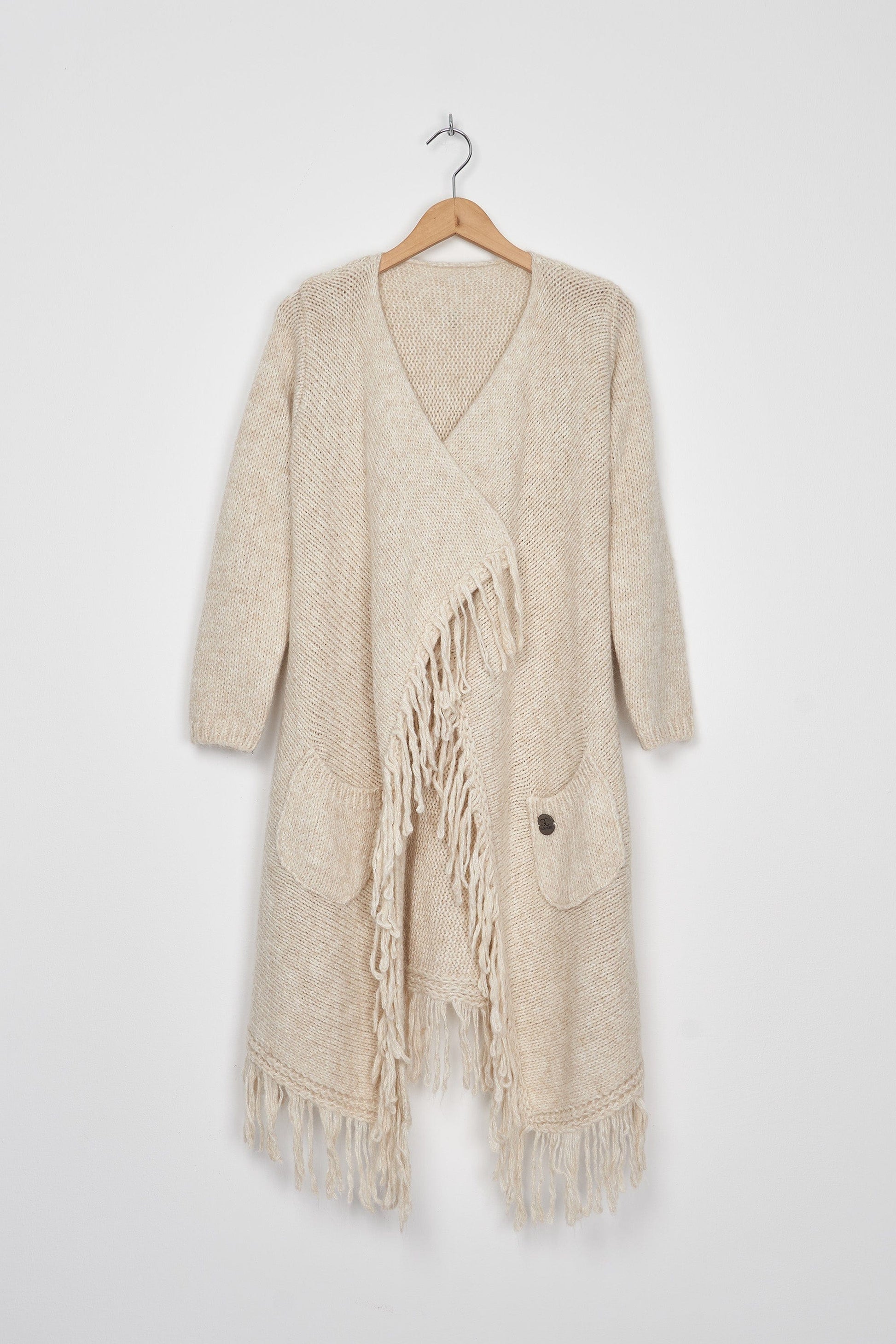 Trend Collection Asymmetrischer Strickmantel mit Fransen One Size / Beige