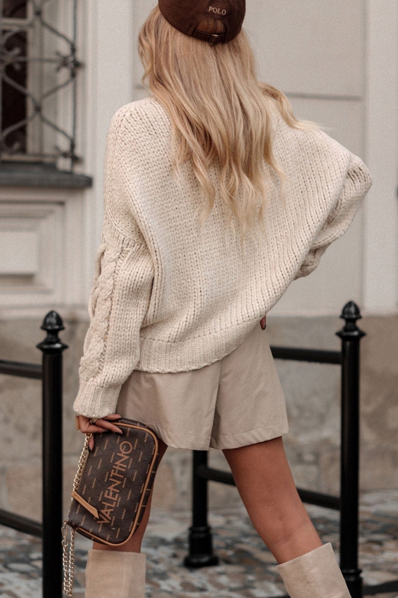 Trend Collection Pullover mit Zopfmuster und Cut Outs One Size / Beige